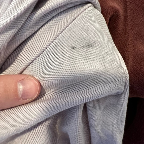 𝅺aritzia Wilfred Women’s Baby Pink Off the Shoulder Top Size Small - Picture 5 of 6